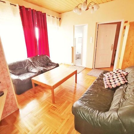 Apartman Poirot Balcony Ерд Екстериор снимка