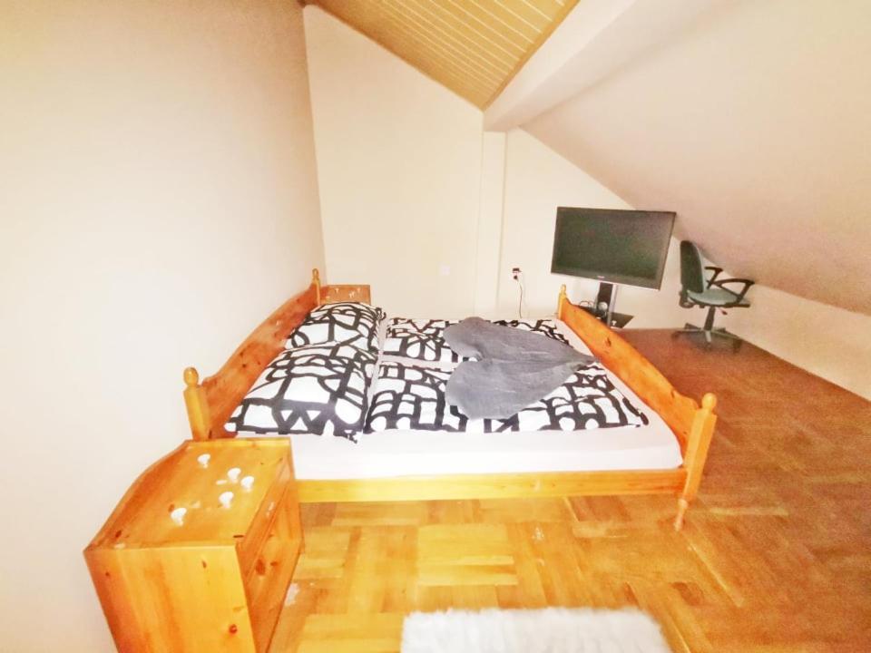 Apartman Poirot Balcony Ерд Екстериор снимка